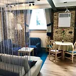 Charming Loft Near Old Town Apartment